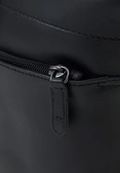 Sortie ✔️ Zign LEATHER UNISEX - Mallette - Black 😍 -Pas Cher Zign Boutique 105a4c925f494fd388698f45a6c85f50