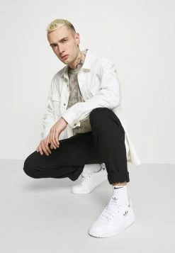 Remise 👍 Zign UNISEX - T-shirt à Manches Longues - Olive ⭐ 10 Remise 👍 Zign UNISEX - T-shirt à Manches Longues - Olive ⭐ -Pas Cher Zign Boutique 12e37490733b42d7acc1ab45f97a7936