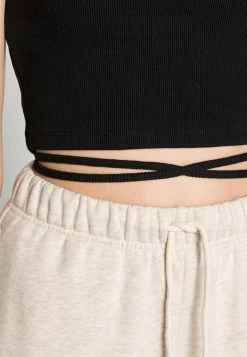 Sortie 👏 Zign CAMI WITH TIE DETAIL - Débardeur - Black 🌟 9 Sortie 👏 Zign CAMI WITH TIE DETAIL - Débardeur - Black 🌟 -Pas Cher Zign Boutique 1cf4ba09fd014de2abb8858af6d52a07