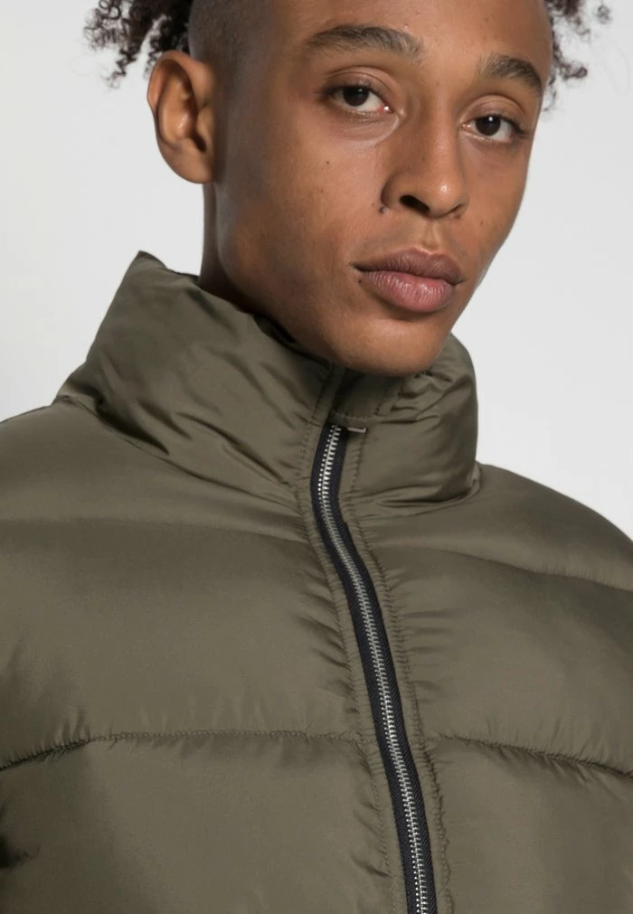 Acheter 💯 Zign BASIC PUFFER JACKET - Veste D'hiver - Olive 😍 5 Acheter 💯 Zign BASIC PUFFER JACKET - Veste D'hiver - Olive 😍 – Image 5