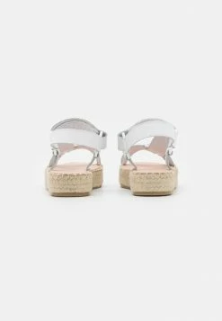 Les meilleures critiques de ✔️ Zign LEATHER - Espadrilles - White 😉 -Pas Cher Zign Boutique 3448a4727feb41c38e95f885d2853b40