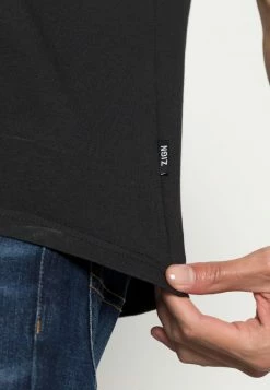 Meilleure vente 🌟 Zign UNISEX - T-shirt Basique - Black 🥰 9 Meilleure vente 🌟 Zign UNISEX - T-shirt Basique - Black 🥰 -Pas Cher Zign Boutique 387d017469da4eb183b356a9ed51fd5d