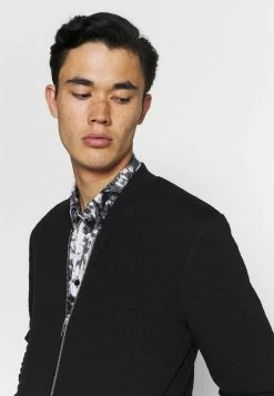 Les meilleures critiques de 🌟 Zign Blouson Bomber - Black 👍 9 Les meilleures critiques de 🌟 Zign Blouson Bomber - Black 👍 -Pas Cher Zign Boutique 3eb0019b090c4c3397e4d681436119f2