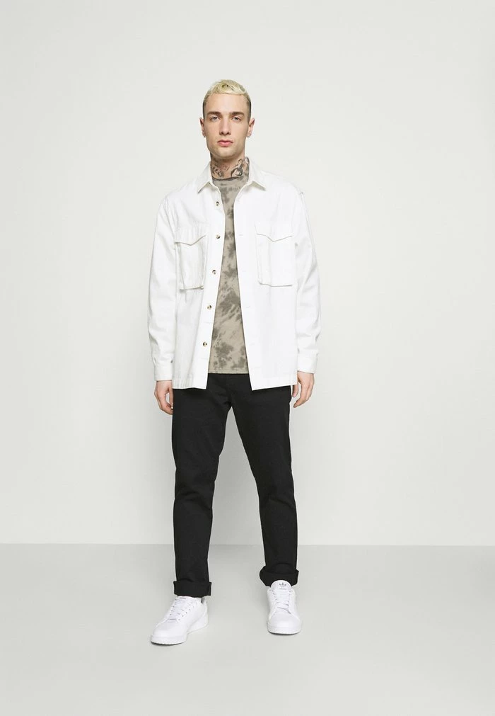 Remise 👍 Zign UNISEX - T-shirt à Manches Longues - Olive ⭐ 2 Remise 👍 Zign UNISEX - T-shirt à Manches Longues - Olive ⭐ – Image 2