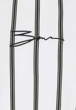 Top 10 🥰 Zign UNISEX - T-shirt Imprimé - White 🌟 -Pas Cher Zign Boutique 464d5aabce5e41cb8d99e8e689c2526b