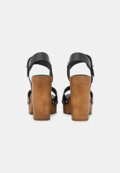 Les meilleures critiques de 💯 Zign LEATHER - Sabots - Black 🎉 -Pas Cher Zign Boutique 649e13cc12b84f82a6290abf3da0edcb