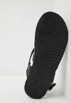 Meilleure affaire ✔️ Zign LEATHER - Tongs - Black 🎁 -Pas Cher Zign Boutique 73b8dbcd7efa4e949ac50b5390a72bda