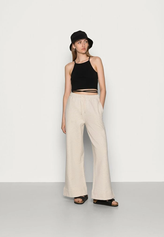 Sortie 👏 Zign CAMI WITH TIE DETAIL - Débardeur - Black 🌟 2 Sortie 👏 Zign CAMI WITH TIE DETAIL - Débardeur - Black 🌟 – Image 2