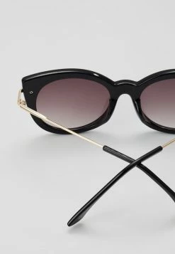 Meilleur prix ❤️ Zign Lunettes De Soleil - Black 🛒 7 Meilleur prix ❤️ Zign Lunettes De Soleil - Black 🛒 -Pas Cher Zign Boutique 8495e3f14ca14256a479ed2618a38076