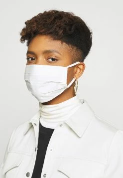 Nouveau 🌟 Zign 3 PACK - Masque En Tissu - Red/pink /white 🛒 8 Nouveau 🌟 Zign 3 PACK - Masque En Tissu - Red/pink /white 🛒 -Pas Cher Zign Boutique 8a85fd07fb084cf0ae84dd3943aec3c9