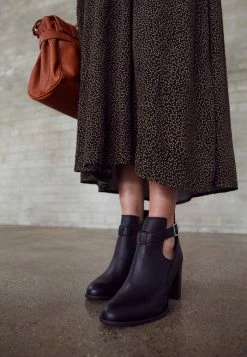 Bon marché ❤️ Zign 🥾 Boots à Talons - Black 🌟 -Pas Cher Zign Boutique b158e8edd5ae4bd4a3563797b6ce495b